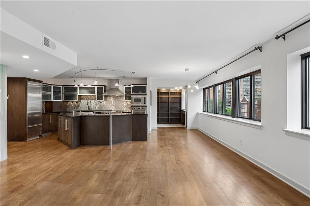 803 W 48th Street — photo 14