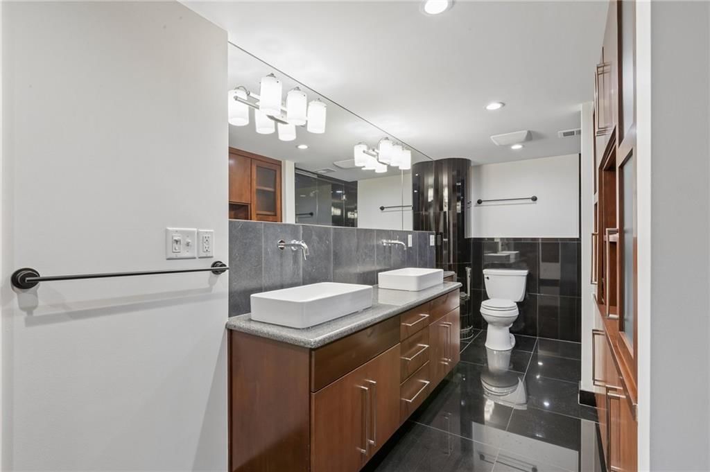 803 W 48th Street — photo 20