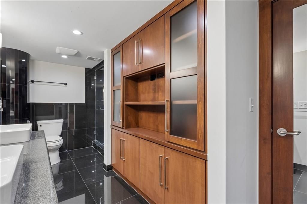 803 W 48th Street — photo 21