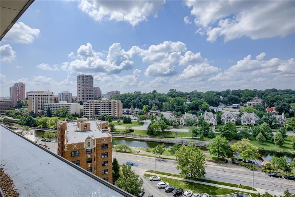 803 W 48th Street — photo 46