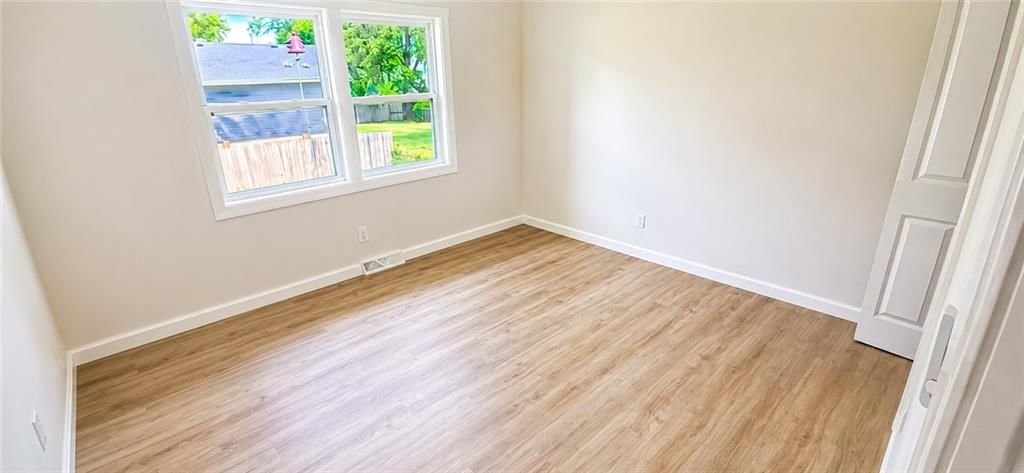 312 W Martin Street — photo 4