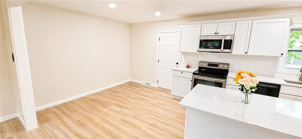 312 W Martin Street — photo 13