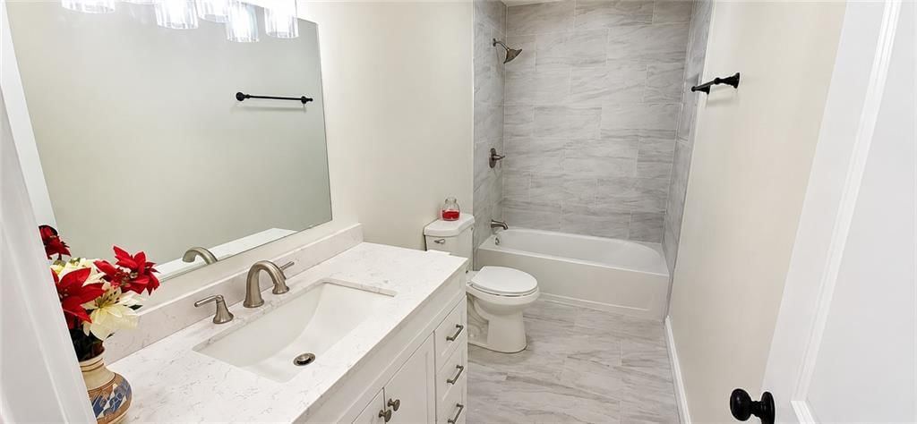 312 W Martin Street — photo 25