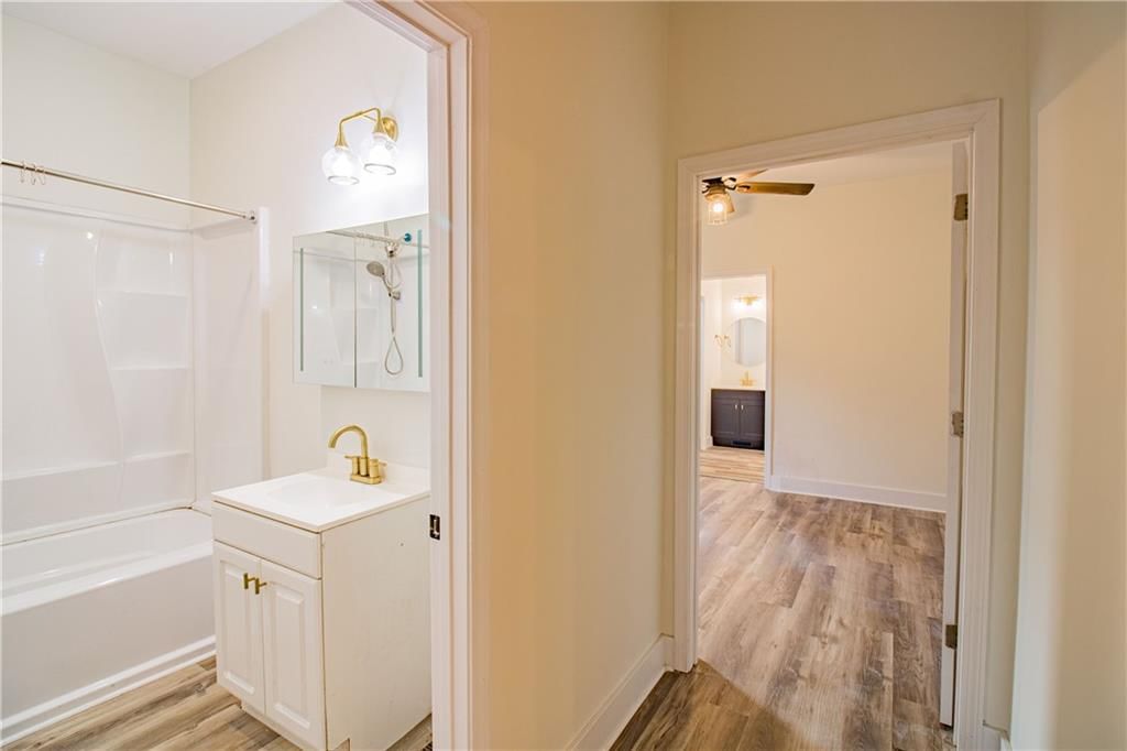 432 E Market Street — photo 16