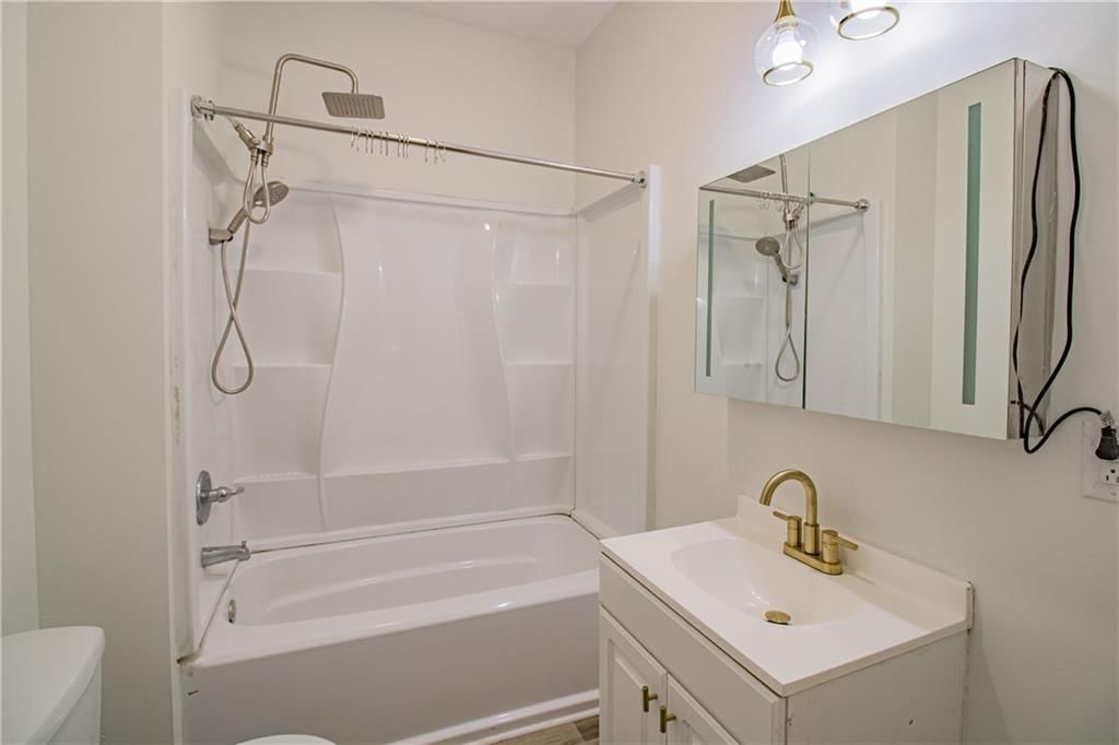 432 E Market Street — photo 17