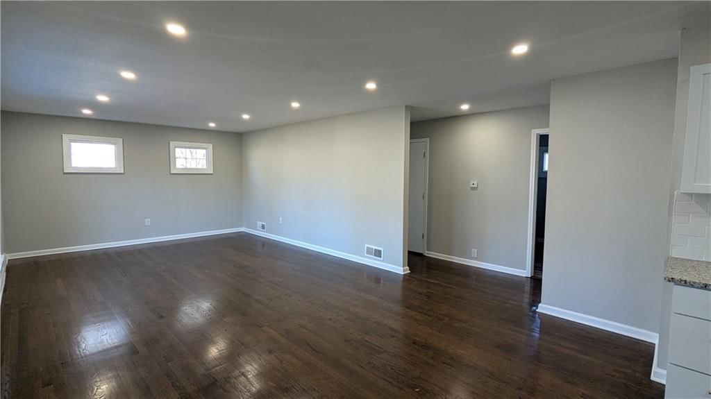 533 S Crane Street — photo 10