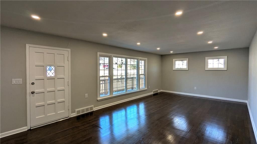 533 S Crane Street — photo 11