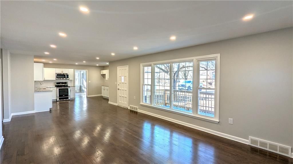 533 S Crane Street — photo 12