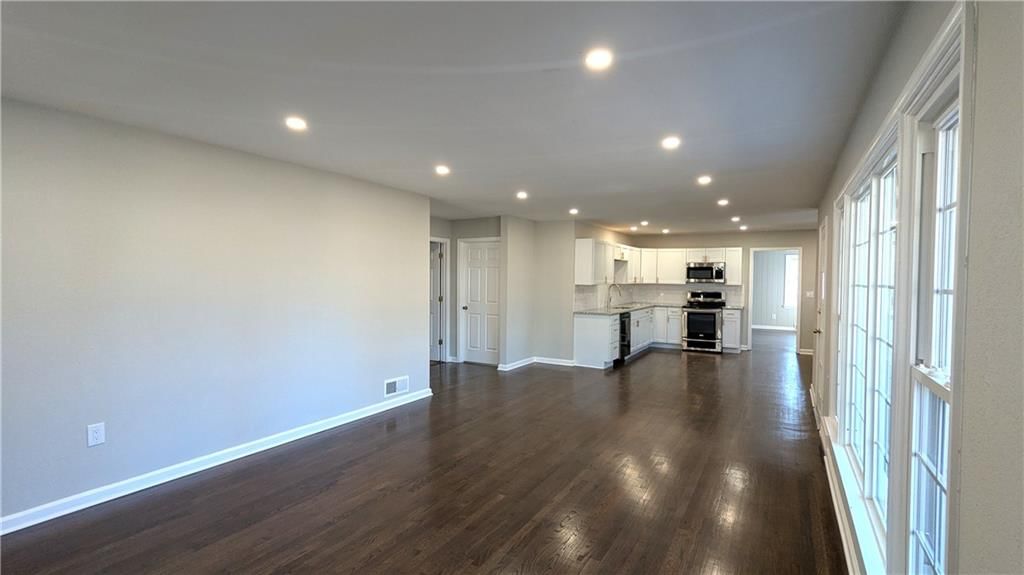 533 S Crane Street — photo 14