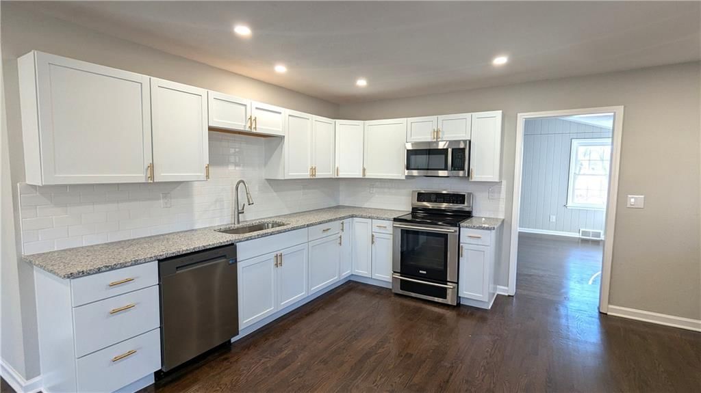 533 S Crane Street — photo 16