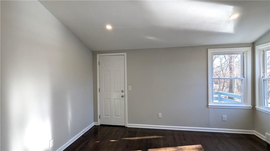 533 S Crane Street — photo 46