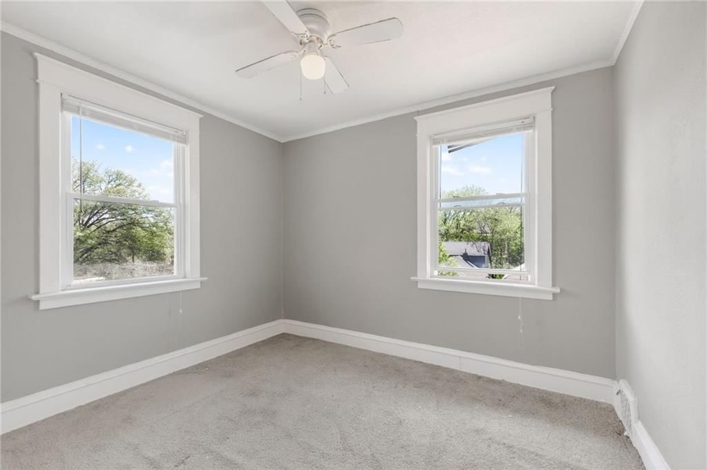 4423 FLORA Avenue — photo 16