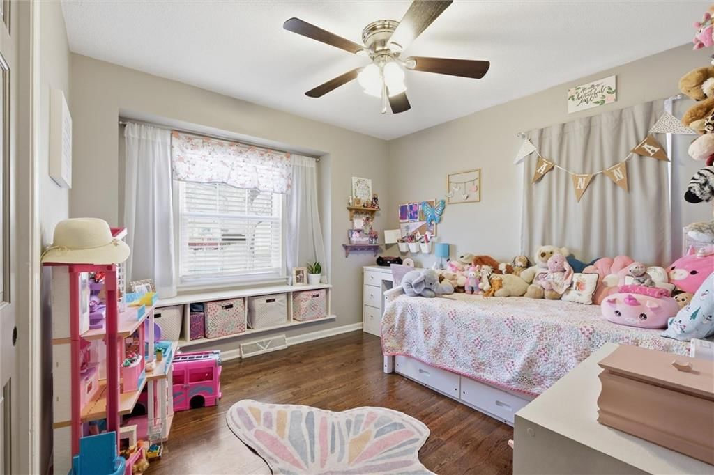 521 E Mulberry Street — photo 19