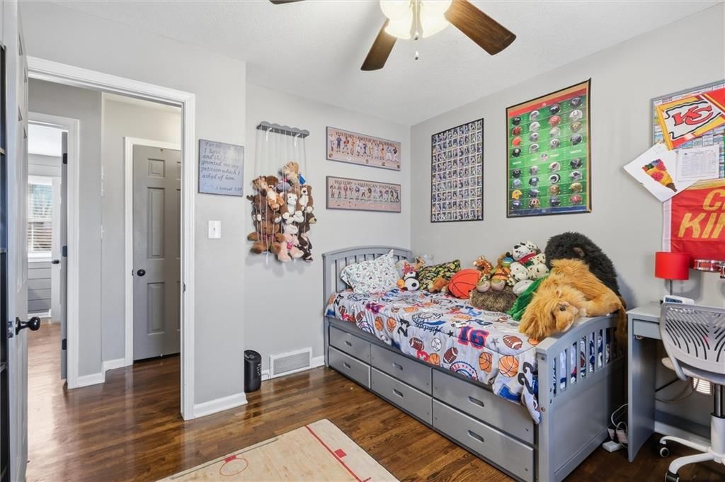 521 E Mulberry Street — photo 21