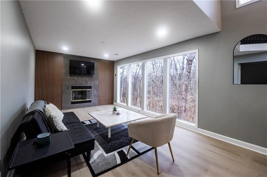 7216 N Hickory Street — photo 2