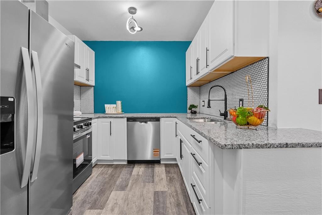 3025 Walrond Avenue — photo 16