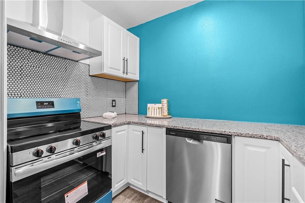 3025 Walrond Avenue — photo 18