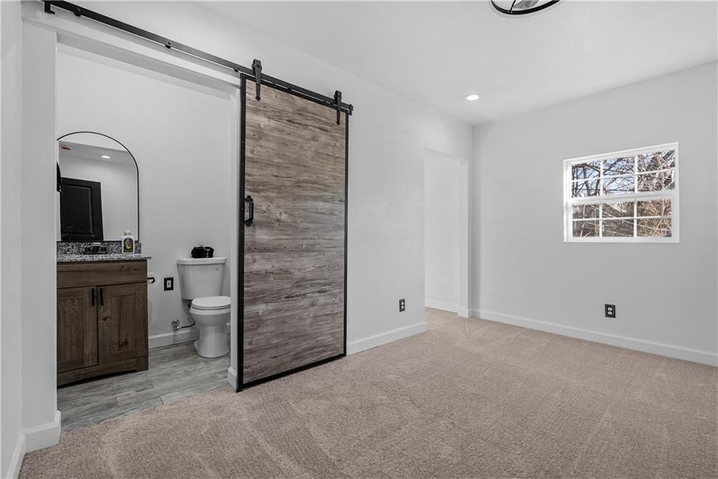 3025 Walrond Avenue — photo 22
