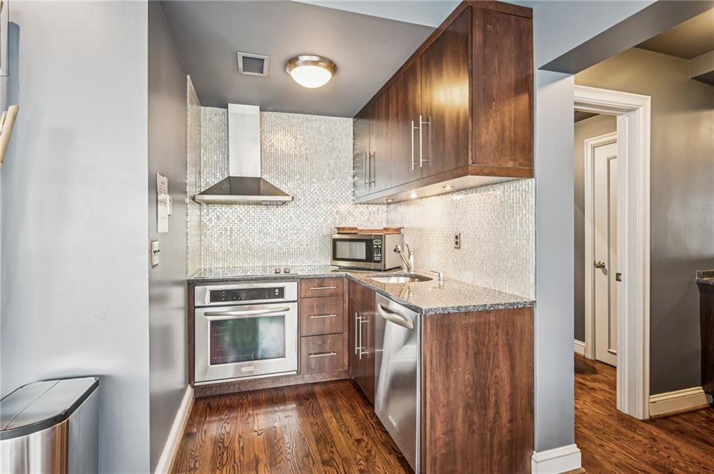 803 W 48th #302 Street — photo 12