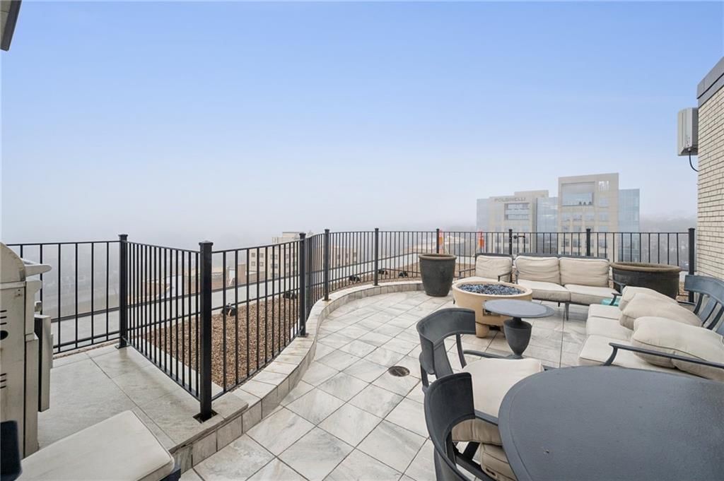803 W 48th #302 Street — photo 14