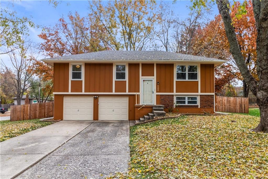2608 SW Shamrock Drive — photo 1