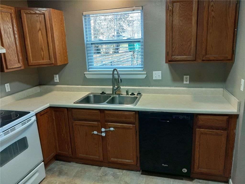 304 E Ottawa Street — photo 3