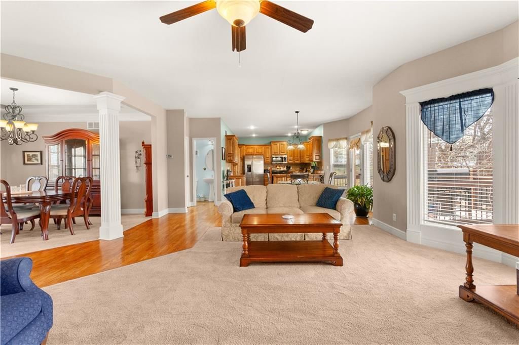 1404 NE Whitestone Drive — photo 4