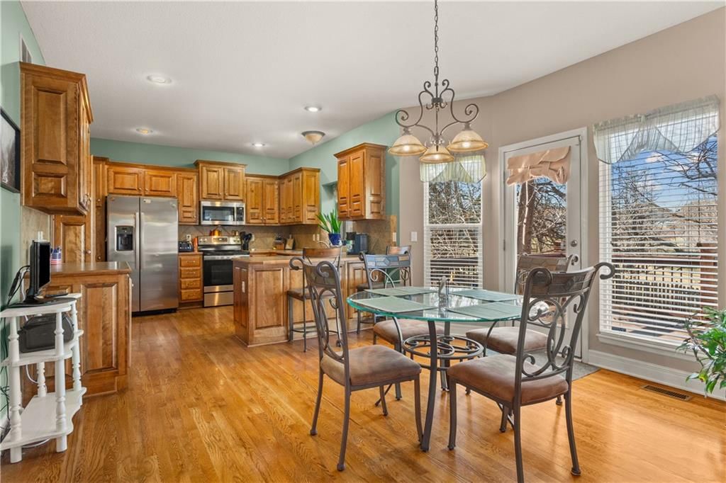 1404 NE Whitestone Drive — photo 7