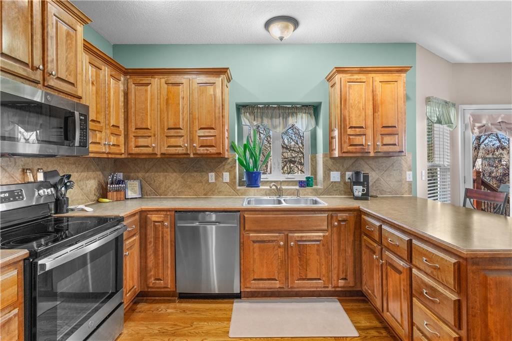 1404 NE Whitestone Drive — photo 10