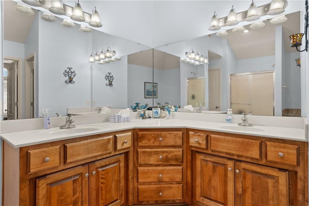 1404 NE Whitestone Drive — photo 28