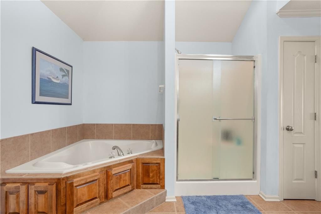 1404 NE Whitestone Drive — photo 29