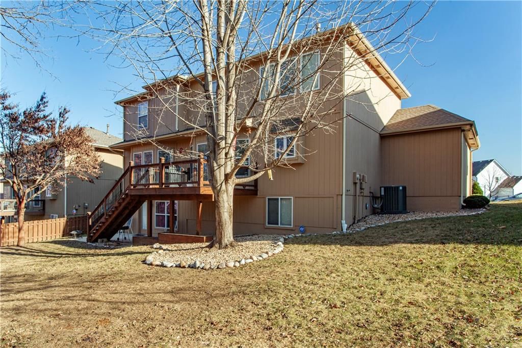 1404 NE Whitestone Drive — photo 40