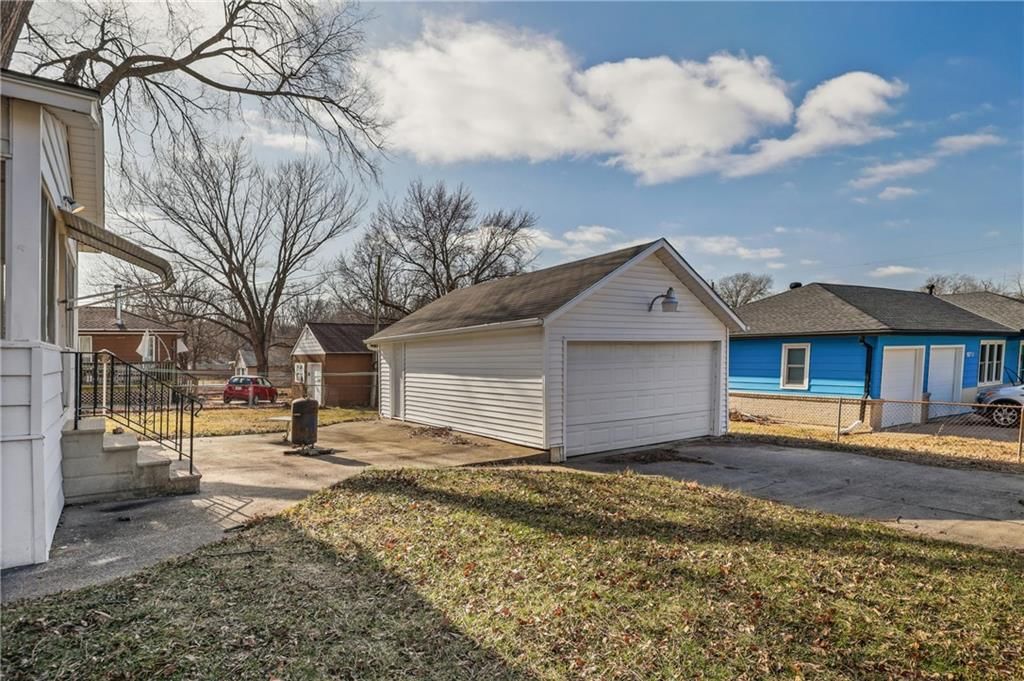 2320 S Northern Boulevard — photo 3