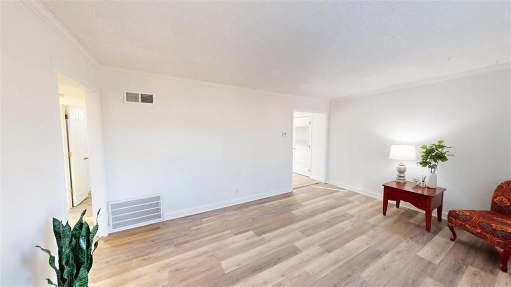 11221 W 69th Street — photo 4