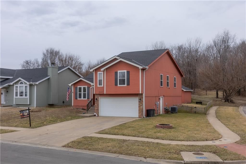 2202 Meadow Trail — photo 1