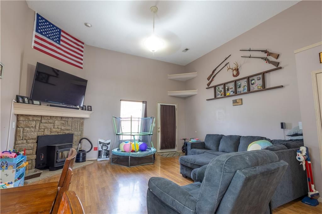 2202 Meadow Trail — photo 15