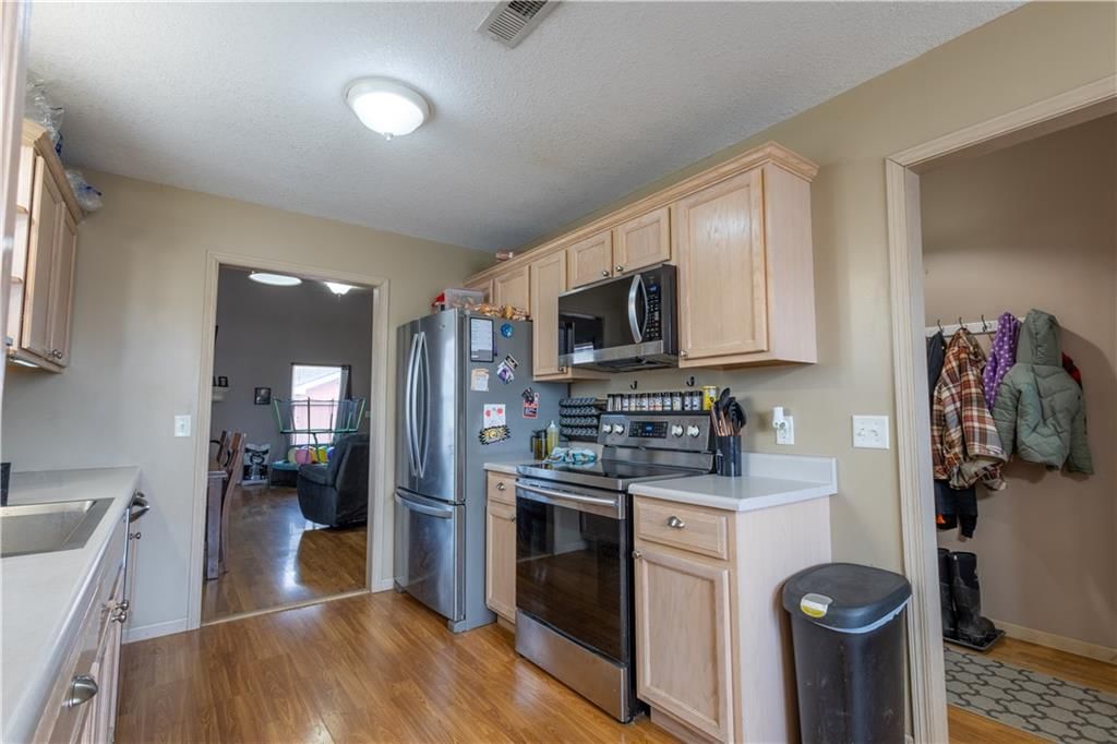 2202 Meadow Trail — photo 38