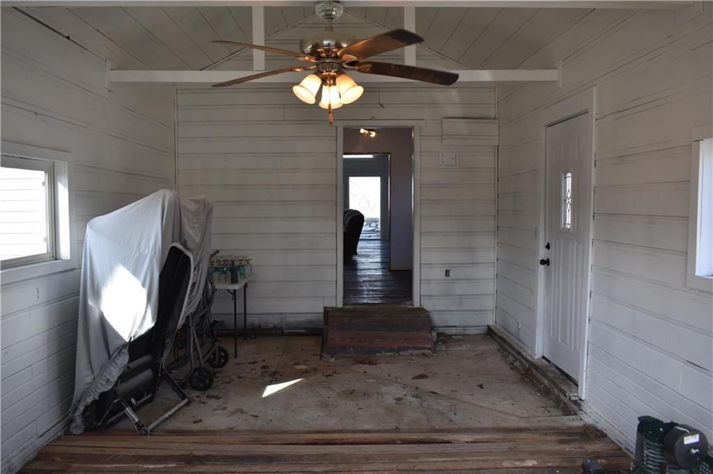708 Lakeshore Drive — photo 4