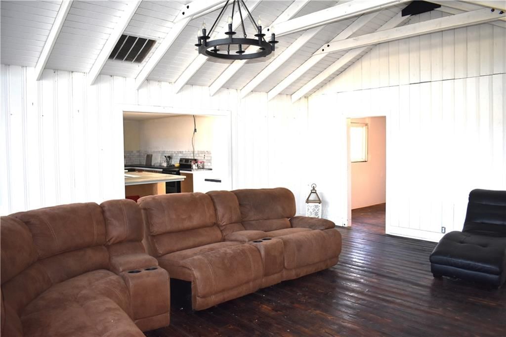 708 Lakeshore Drive — photo 8