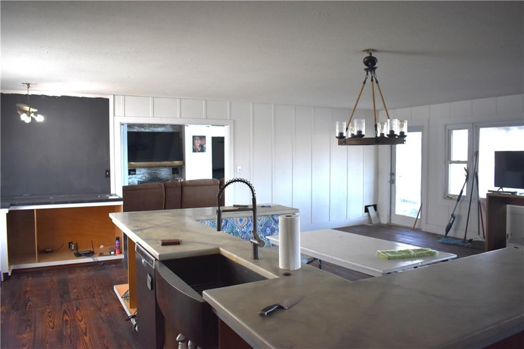 708 Lakeshore Drive — photo 14