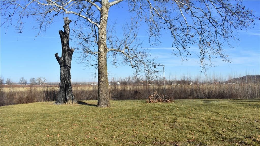 708 Lakeshore Drive — photo 40