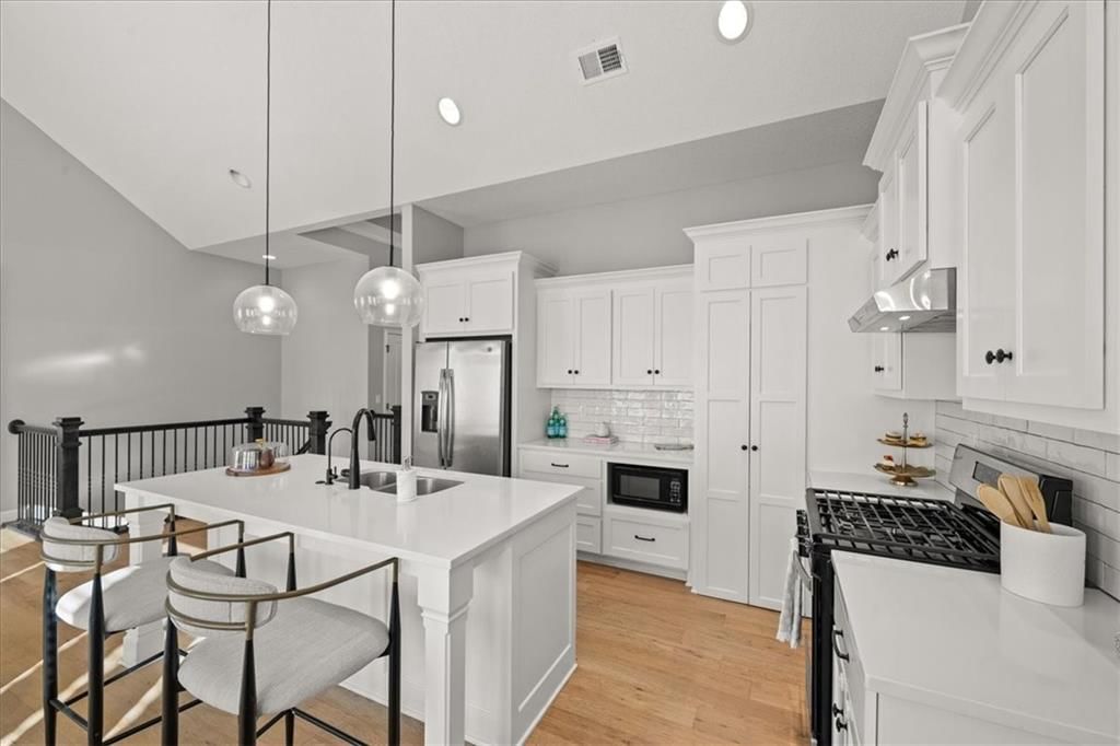 16175 Granada Street — photo 10