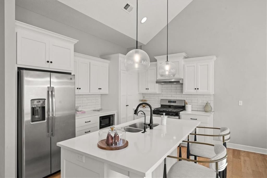 16175 Granada Street — photo 11