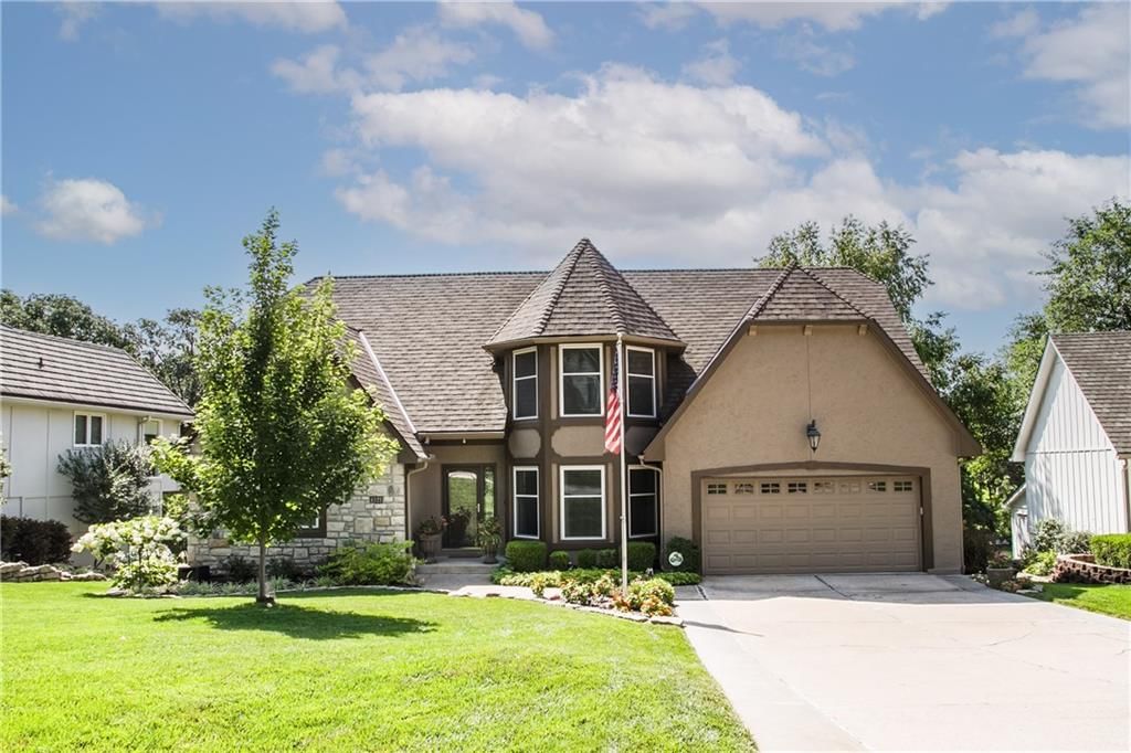4121 NE Edgewater Court — photo 2