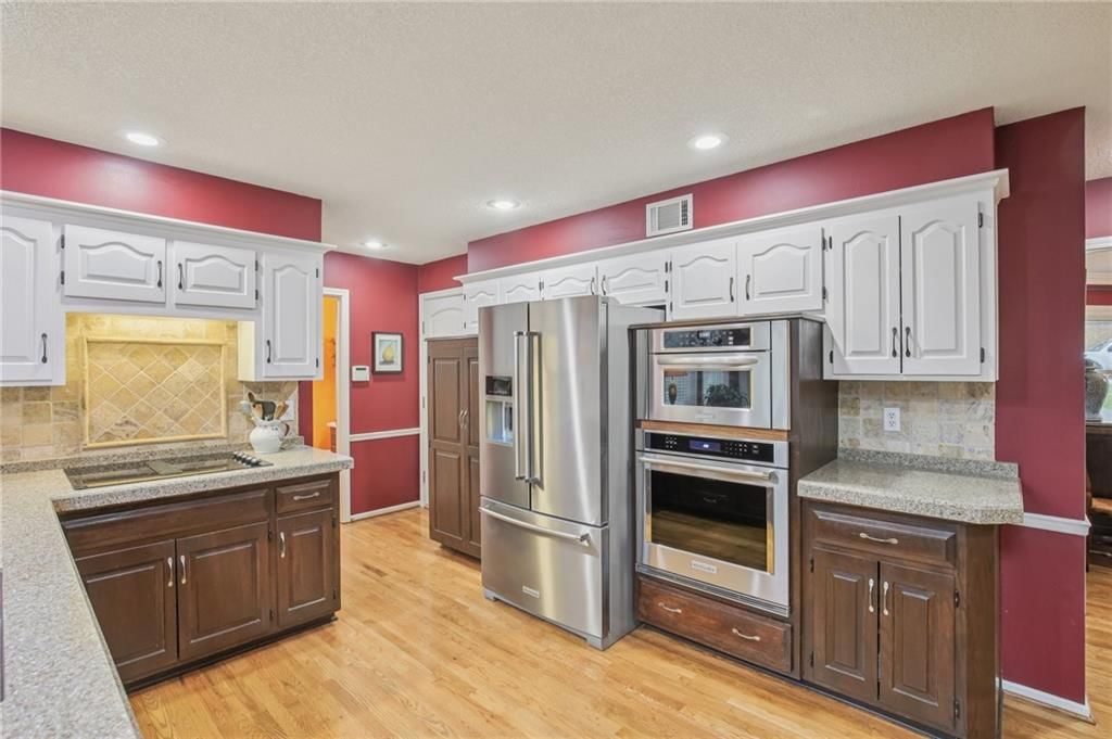 4121 NE Edgewater Court — photo 8