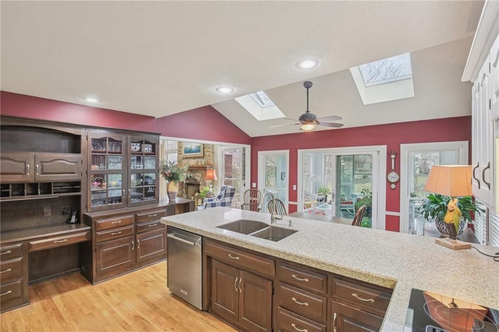 4121 NE Edgewater Court — photo 9