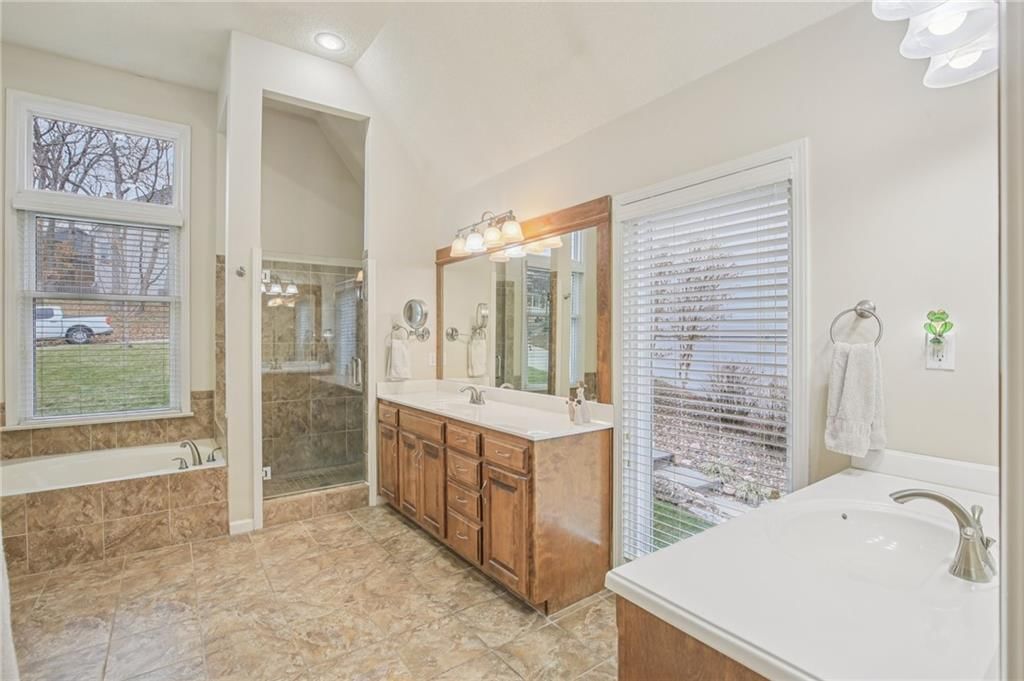 4121 NE Edgewater Court — photo 22