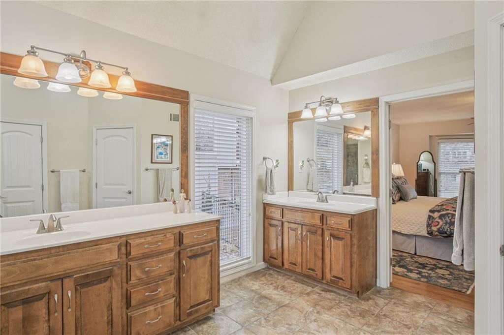 4121 NE Edgewater Court — photo 23
