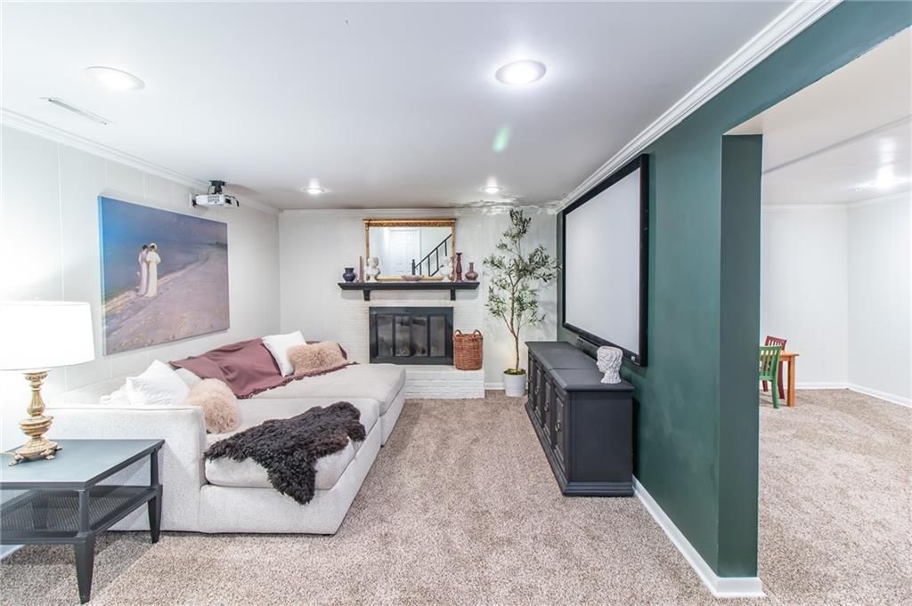 400 Hillcrest Drive — photo 14