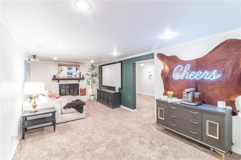 400 Hillcrest Drive — photo 16